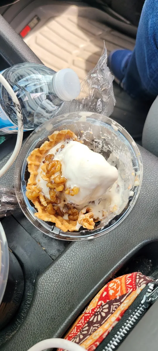 Vanilla Ice Cream with Walnuts