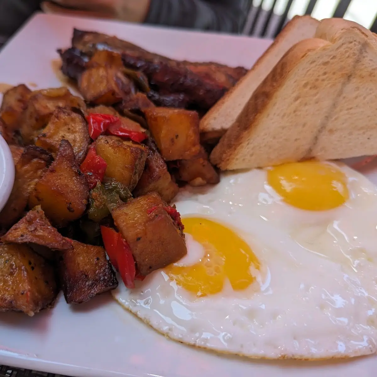 Eggs and Country Fries