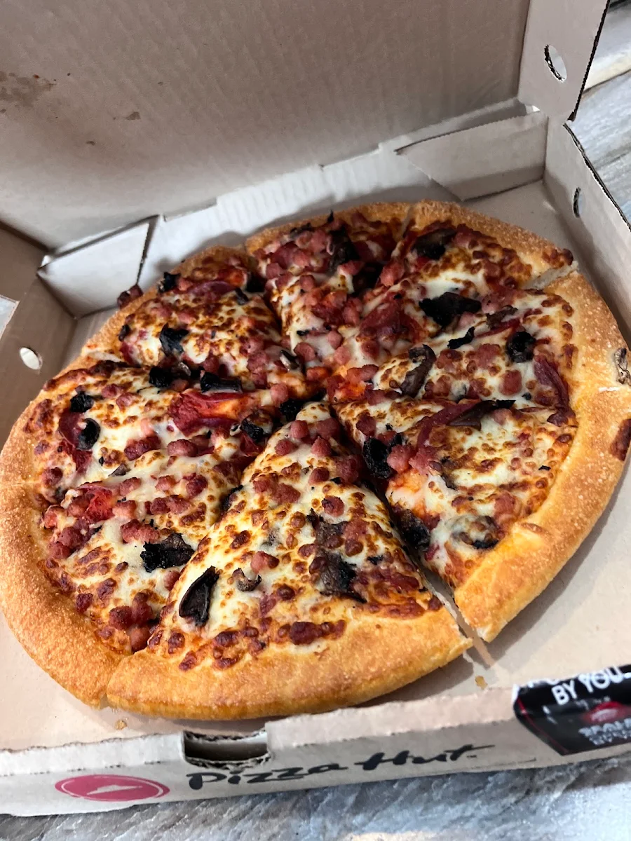 Pepperoni Pizza, Pizza Hut