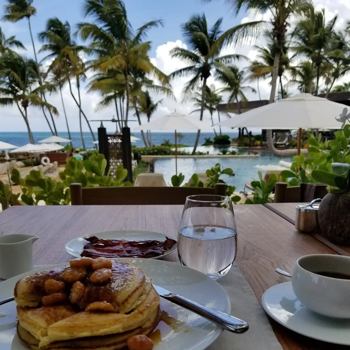 The Banana Pancakes with Carmelized Bananas