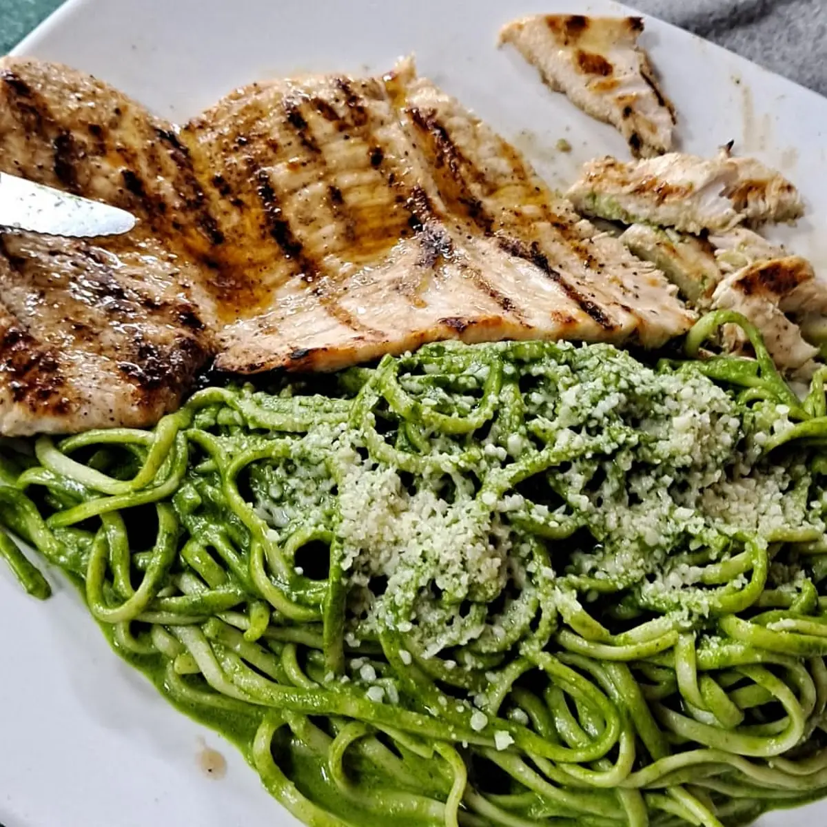 Tallarin Verde Pollo O Carne