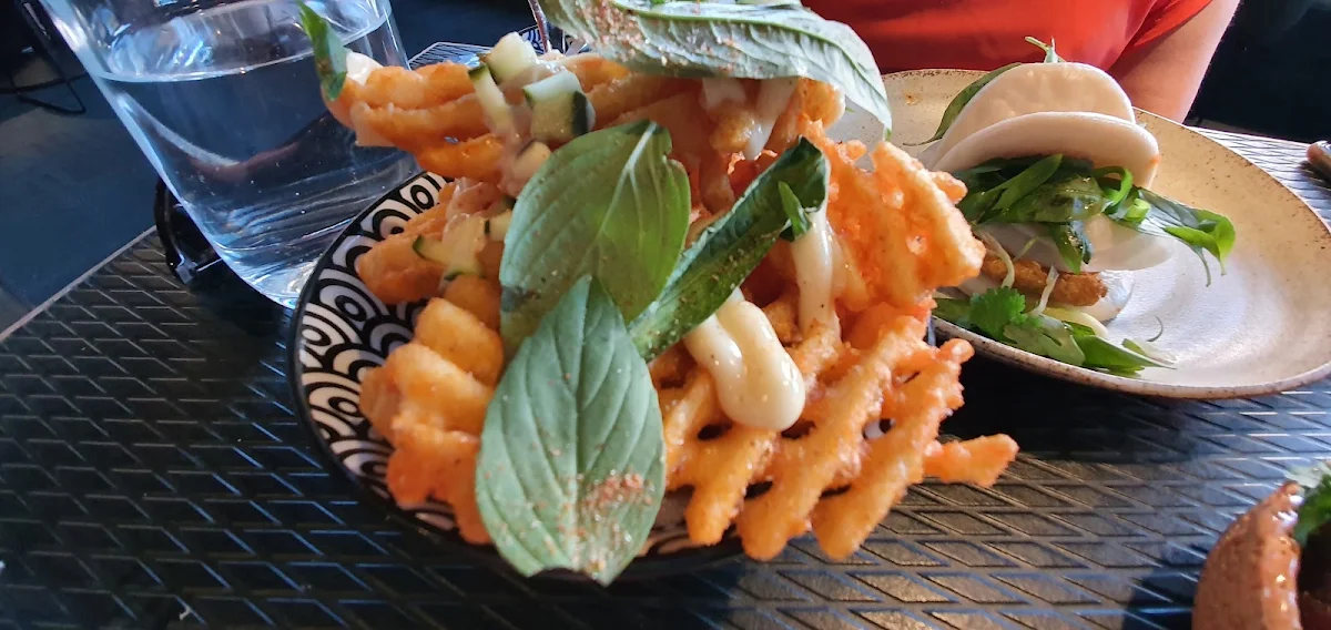 Waffle Fries, Sonder Bar