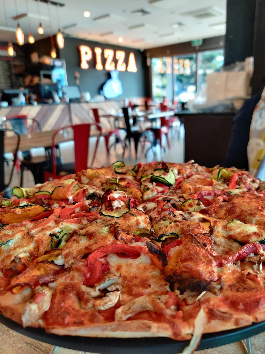Vegetarian Pizza, George's Pizzeria Bella Vista