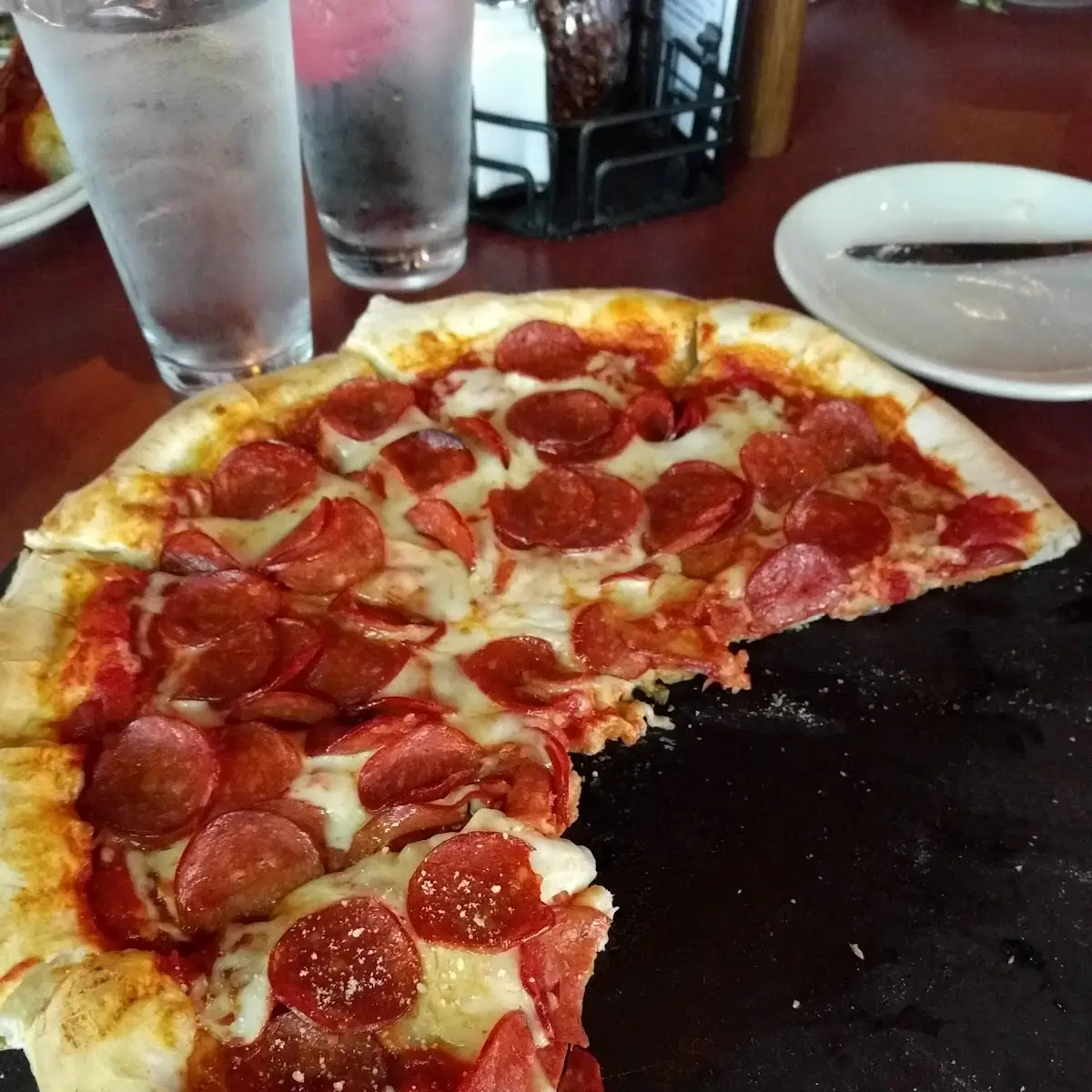 Large Pepperoni Pizza