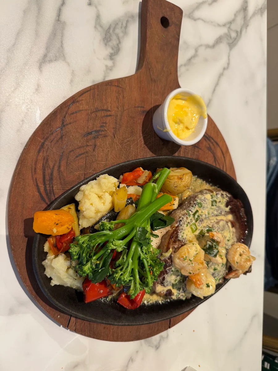 Highlights, Thomson's Tavern