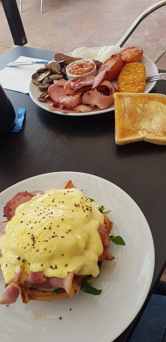 Ham Eggs & Hollandaise, Mar E Sol Cafe Bistro