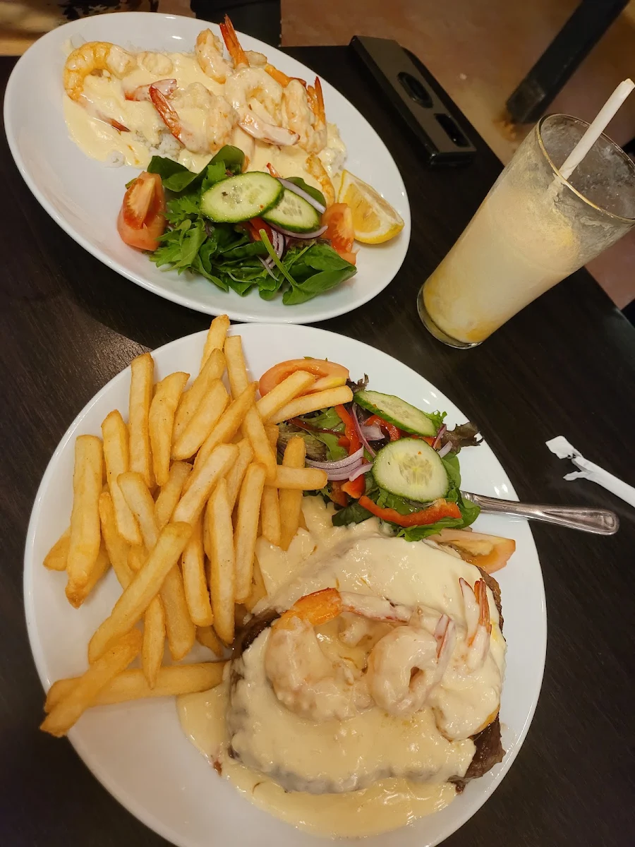 Reef and Beef, Mar E Sol Cafe Bistro