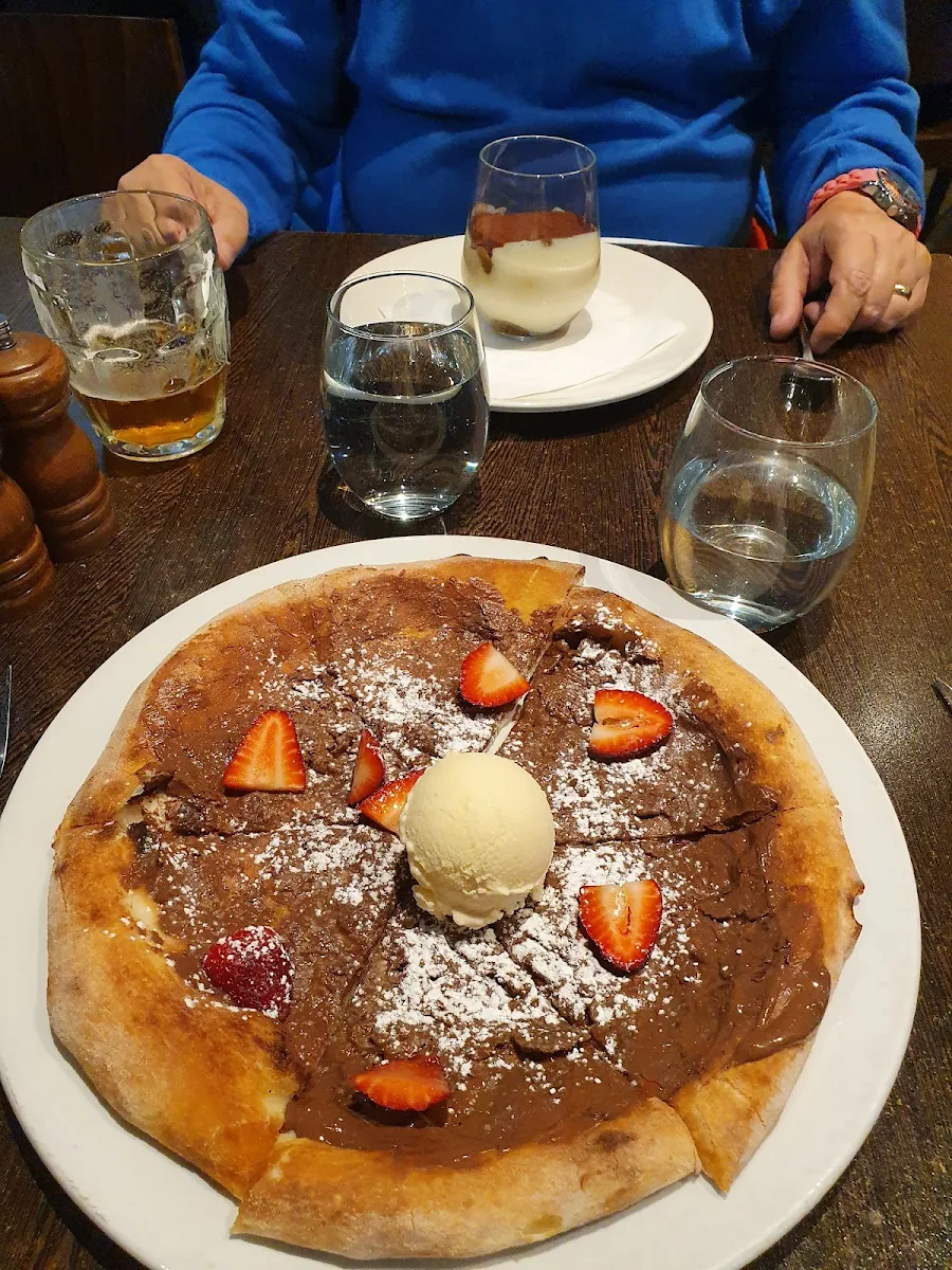 Nutella Pizza, Renzo's Bar
