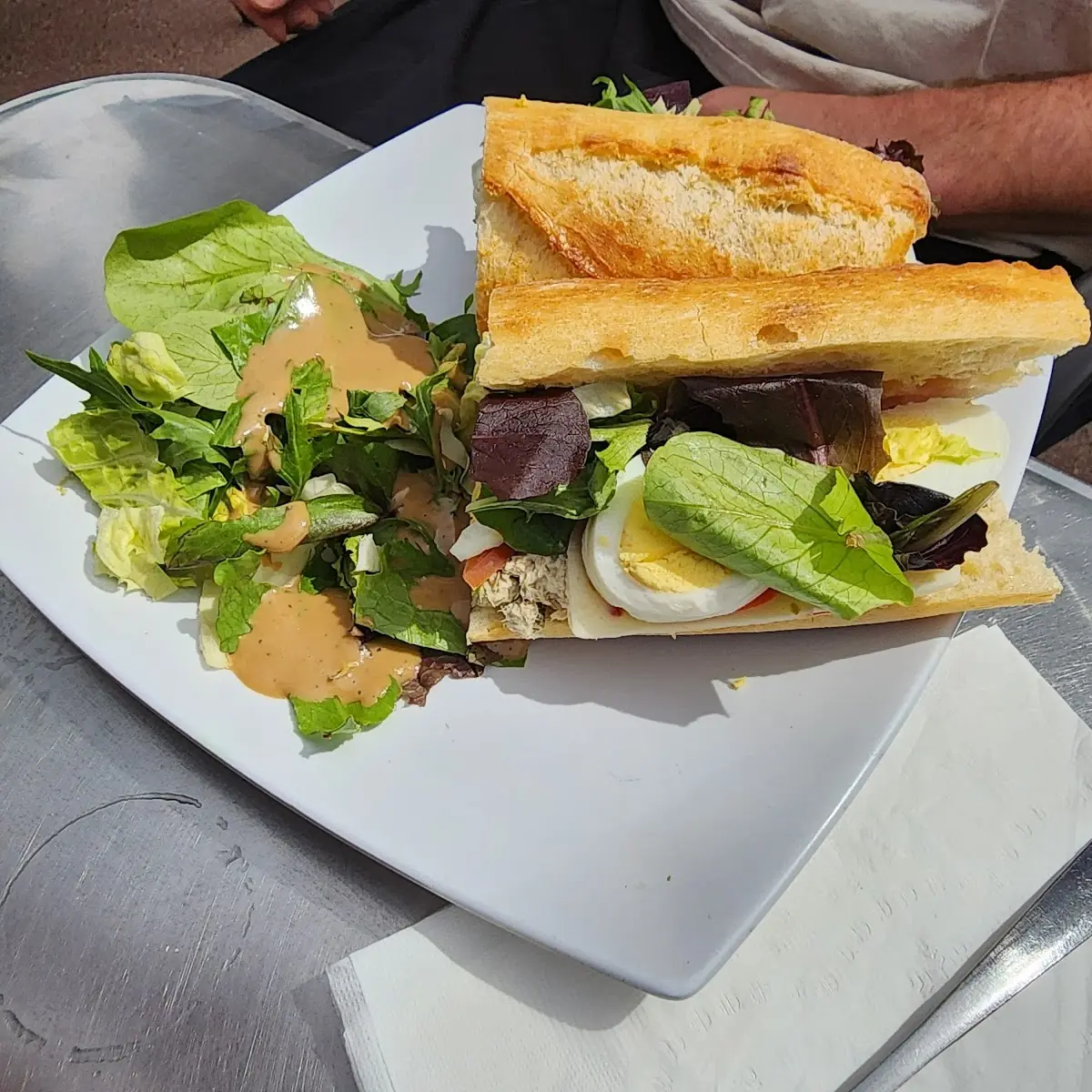 TUNA SALAD & GREENS