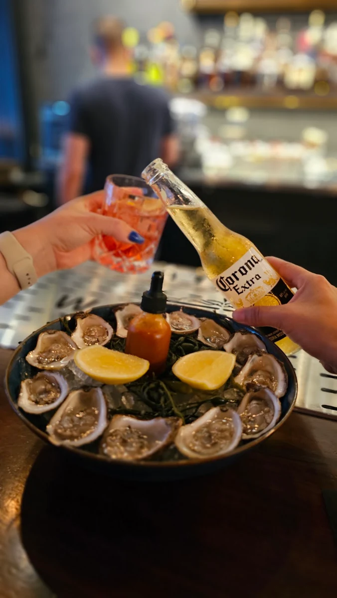 Oysters Negroni Y Cerveza, Watson's