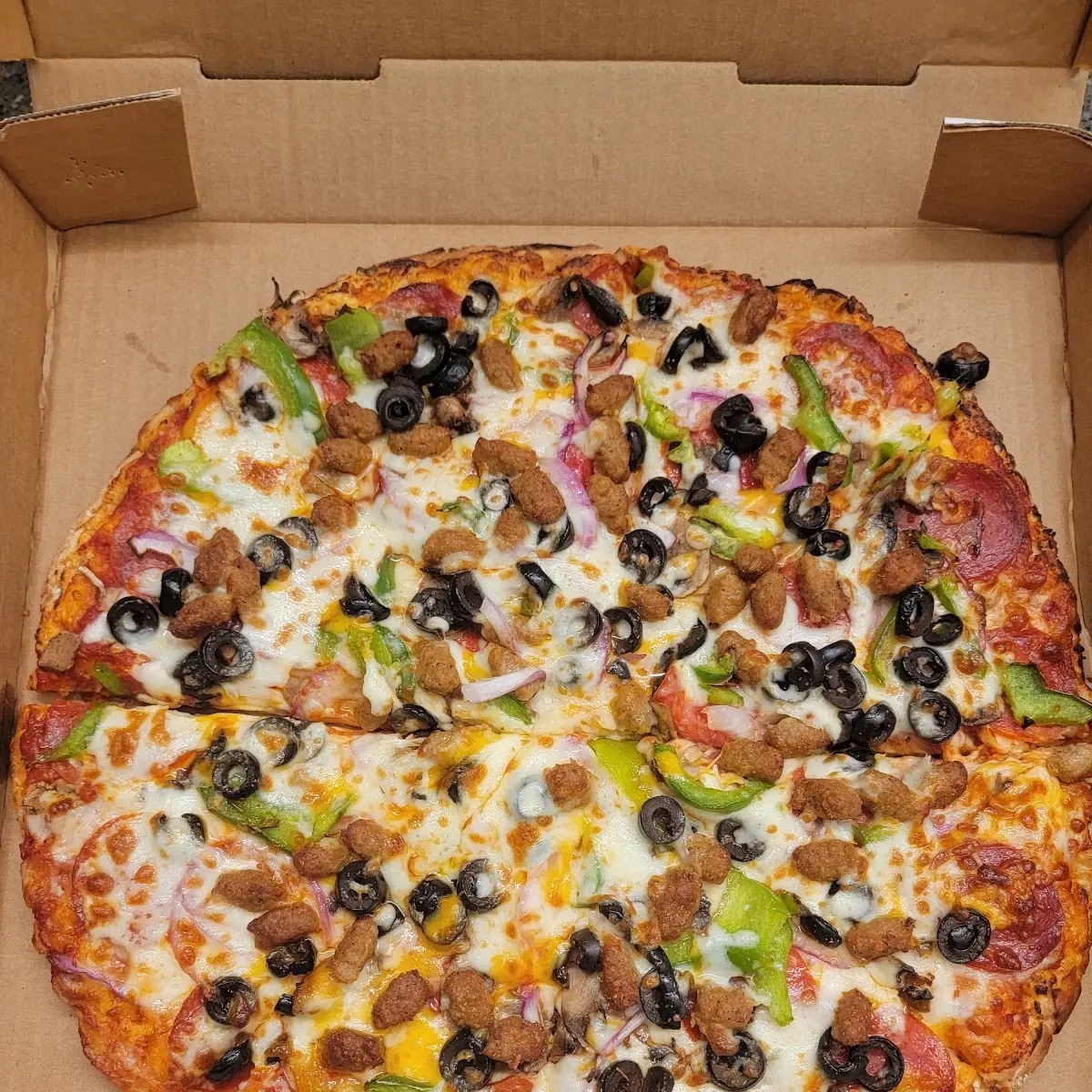 Large Pepperoni & Olive Pizza
