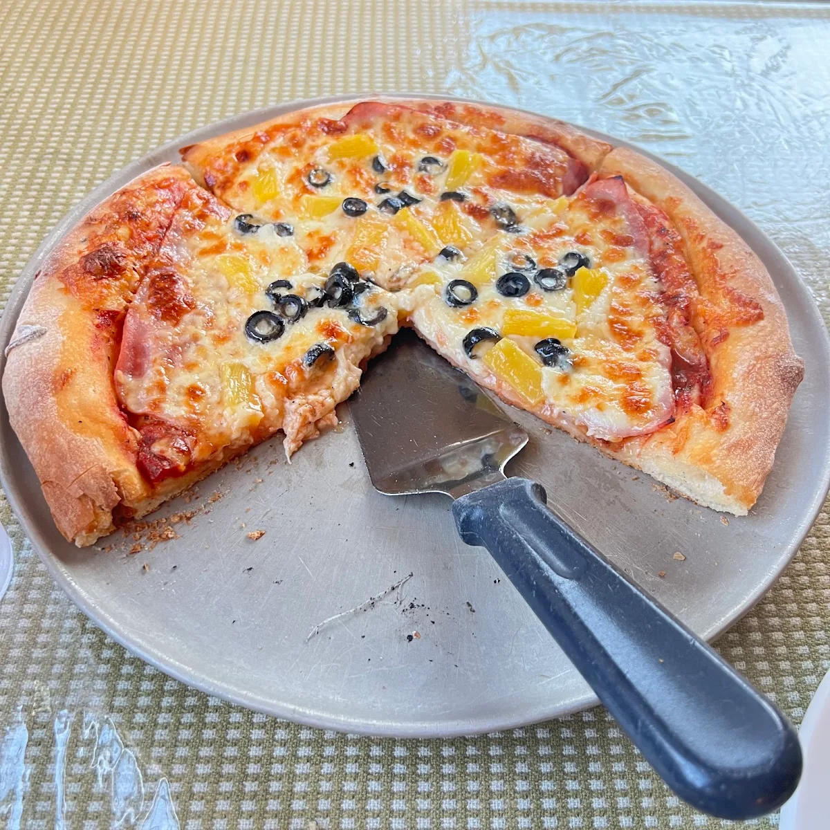 Hawaiian Pizza with Olives