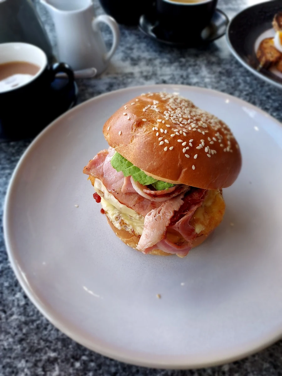 Brekky Bun, Intermezzo Cafe