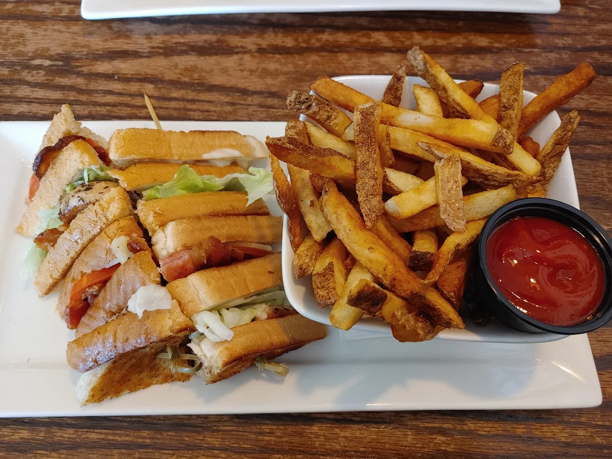 Club Sandwich, Moose McGuire's Huntclub