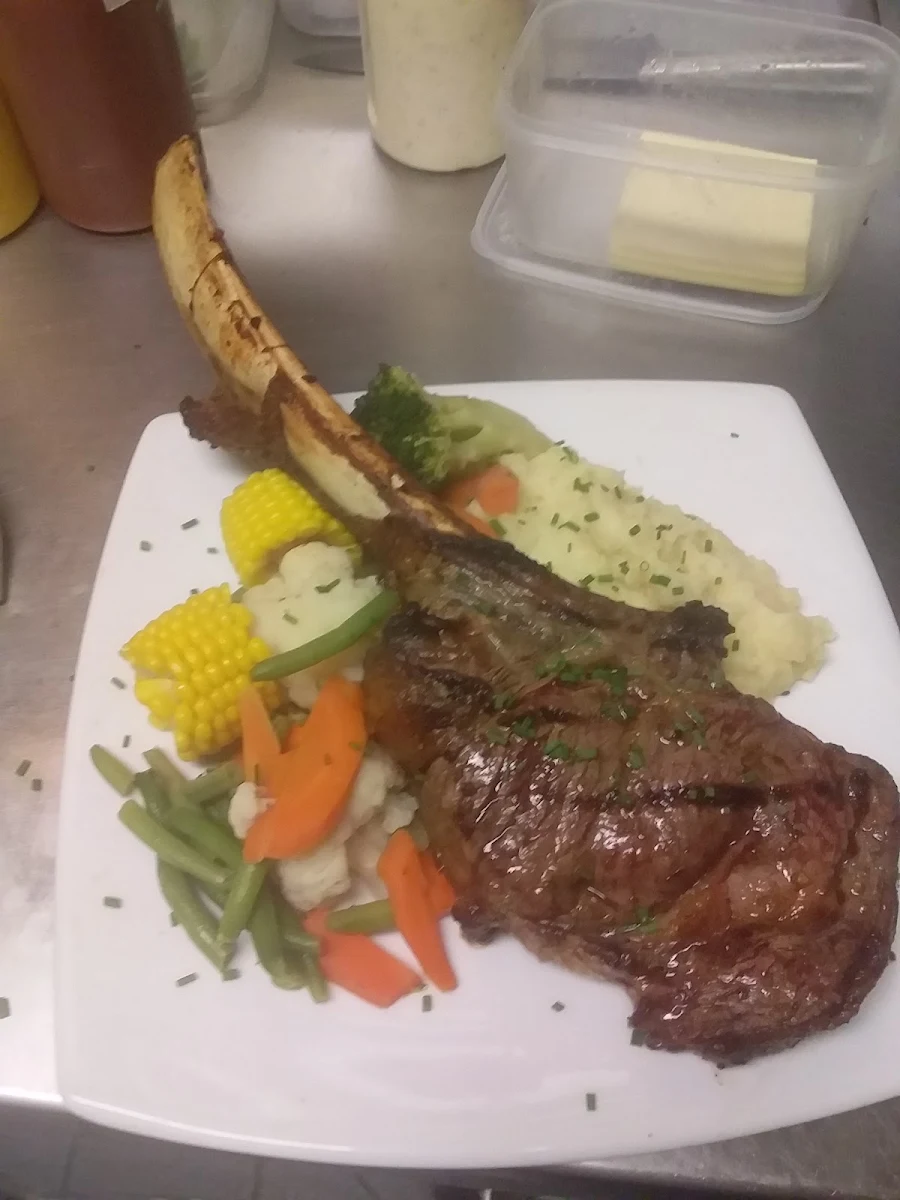 Tomahawk Steak, Foxy Malone's Irish Pub