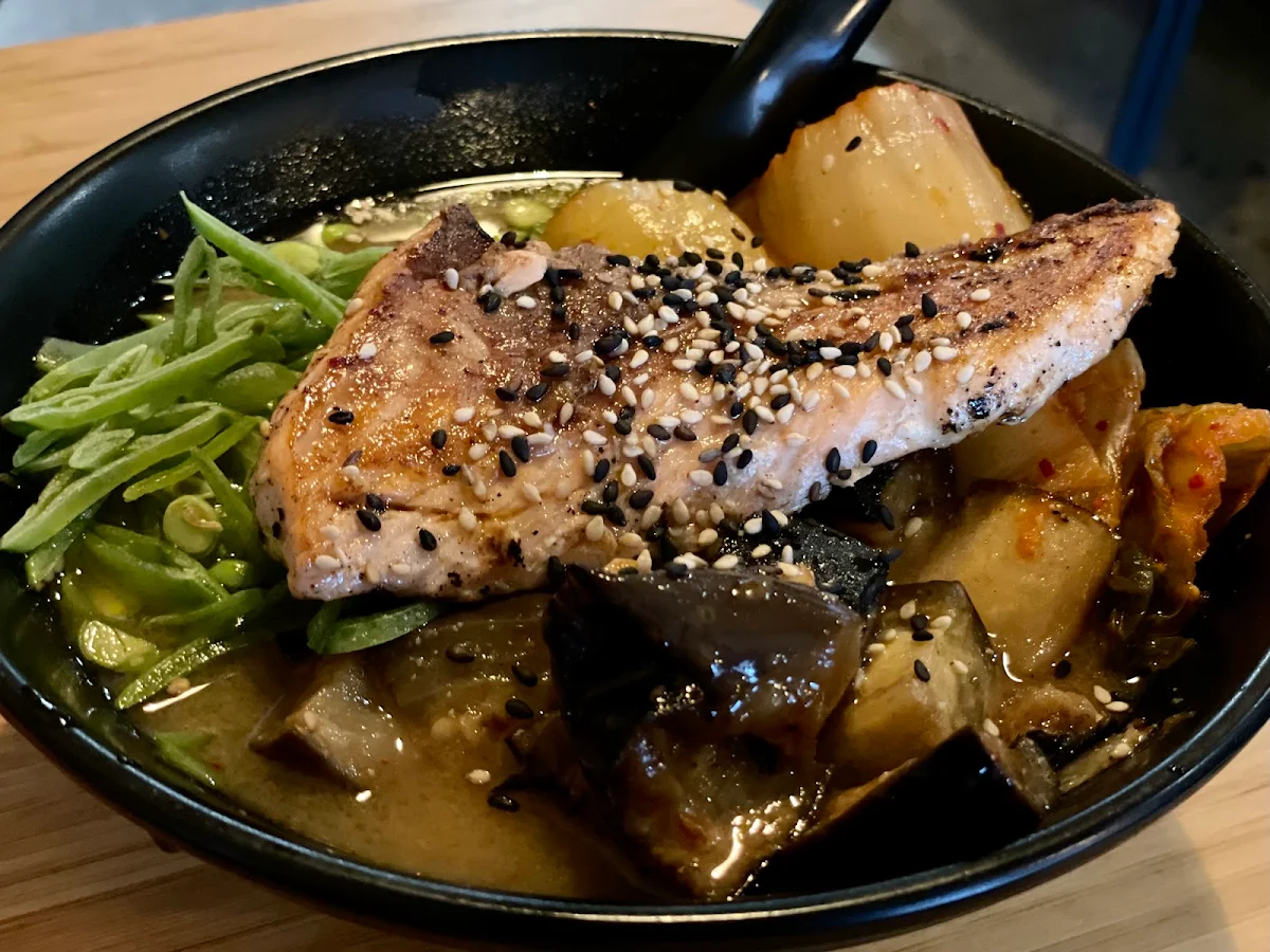 Kimchi and Salmon, Roku Den