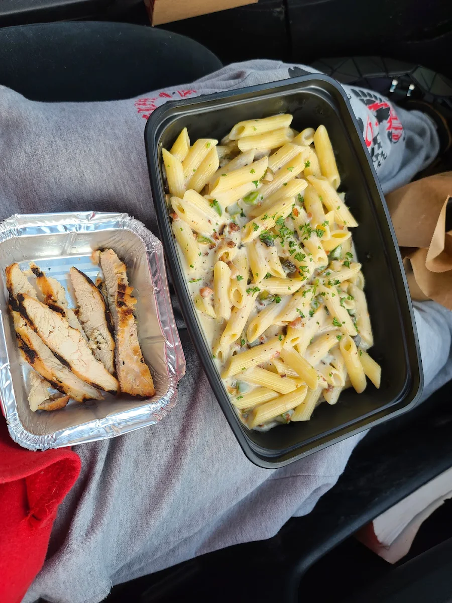 Chicken Alfredo Penne Pasta