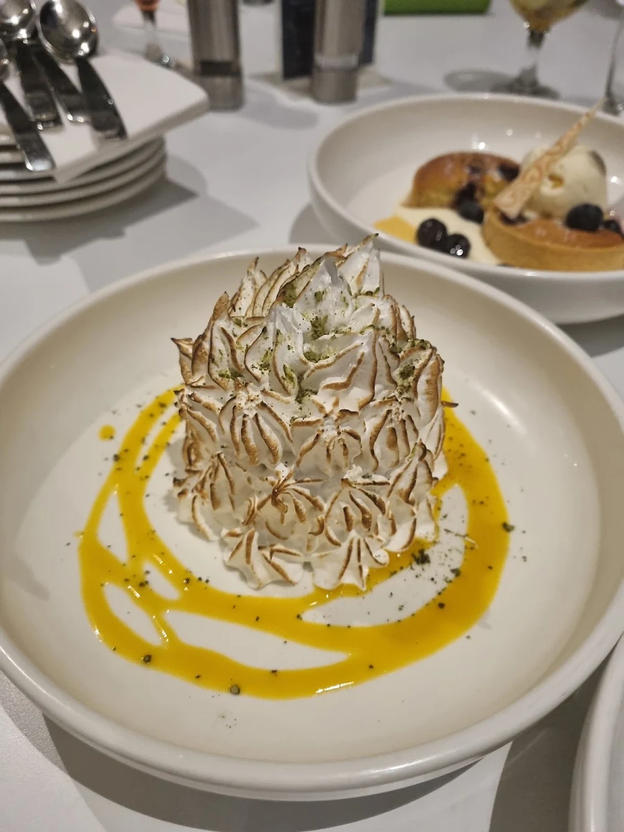 Highlights, Dazzas Bar at RACV Noosa Resort