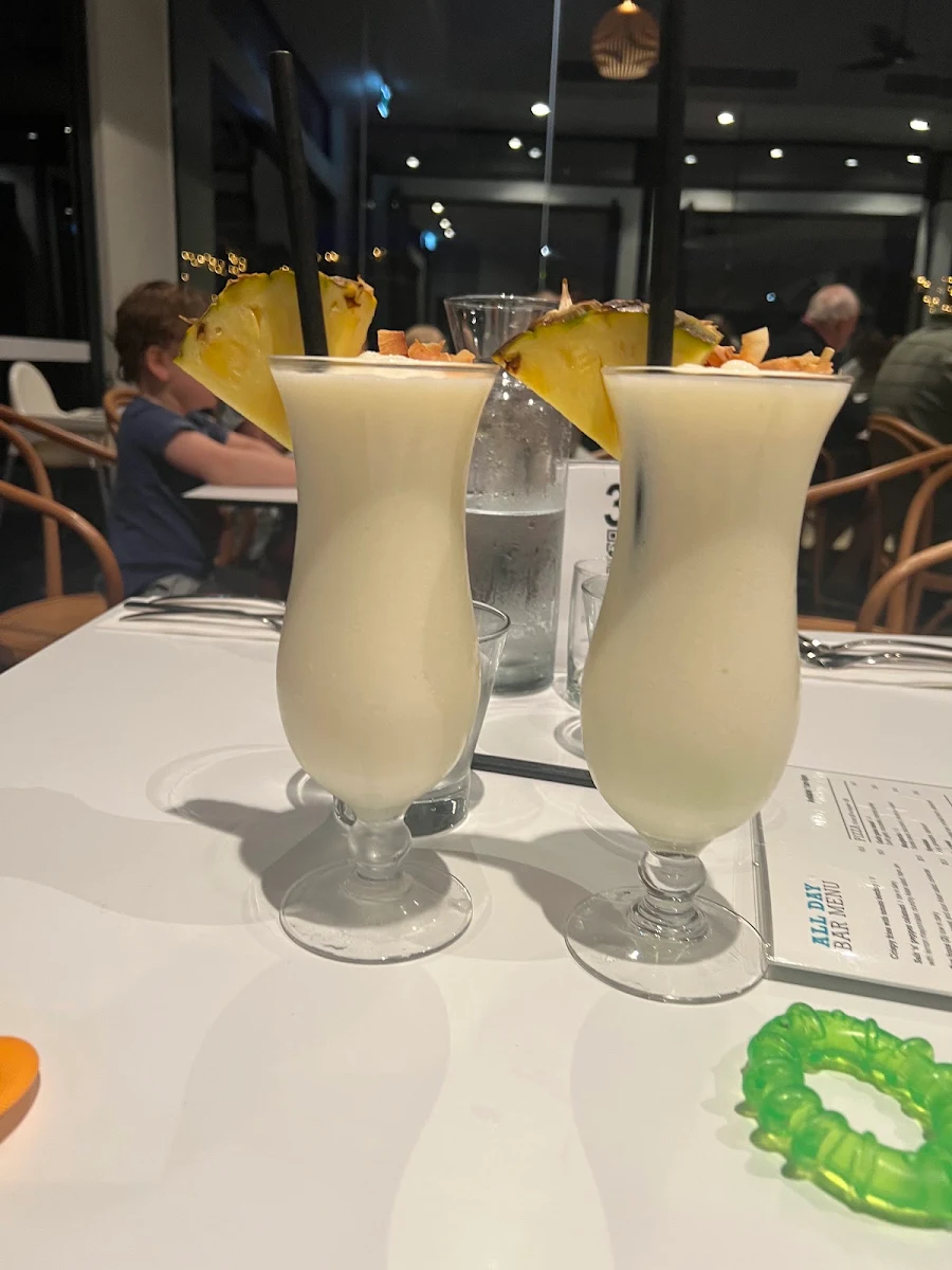 Highlights, Dazzas Bar at RACV Noosa Resort