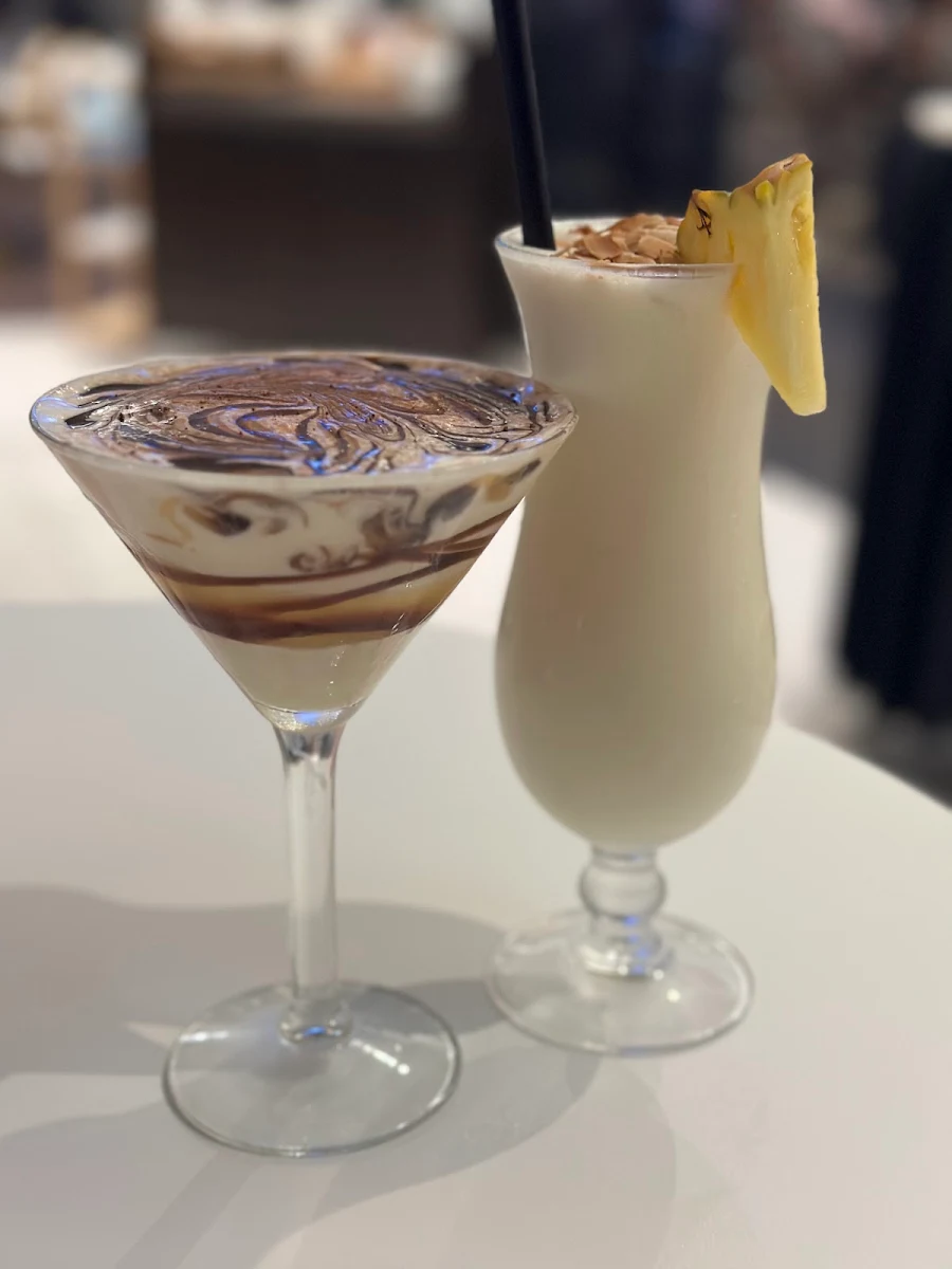 Toblerone & Pina Colada, Dazzas Bar at RACV Noosa Resort