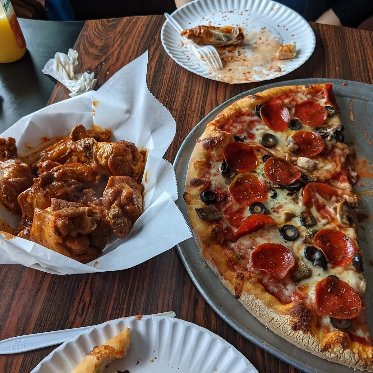 Hot Wings & Pizza
