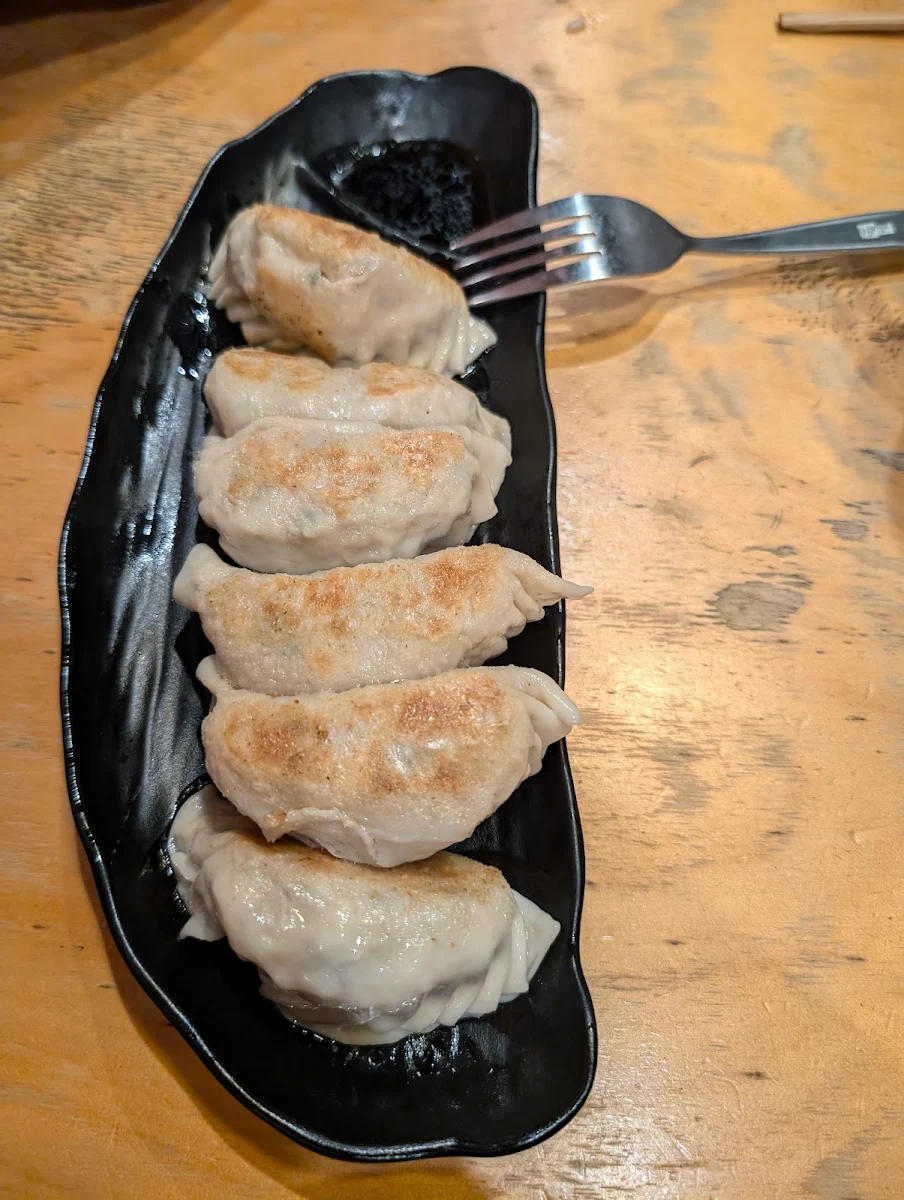 Gyoza, Menya Ramen Elizabeth