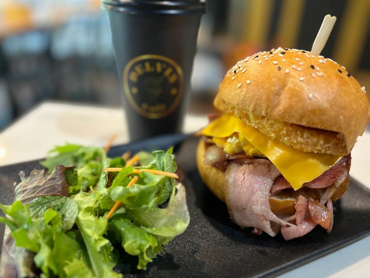 Highlights, Delvin Café