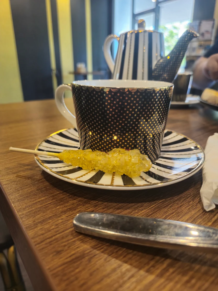 Highlights, Delvin Café