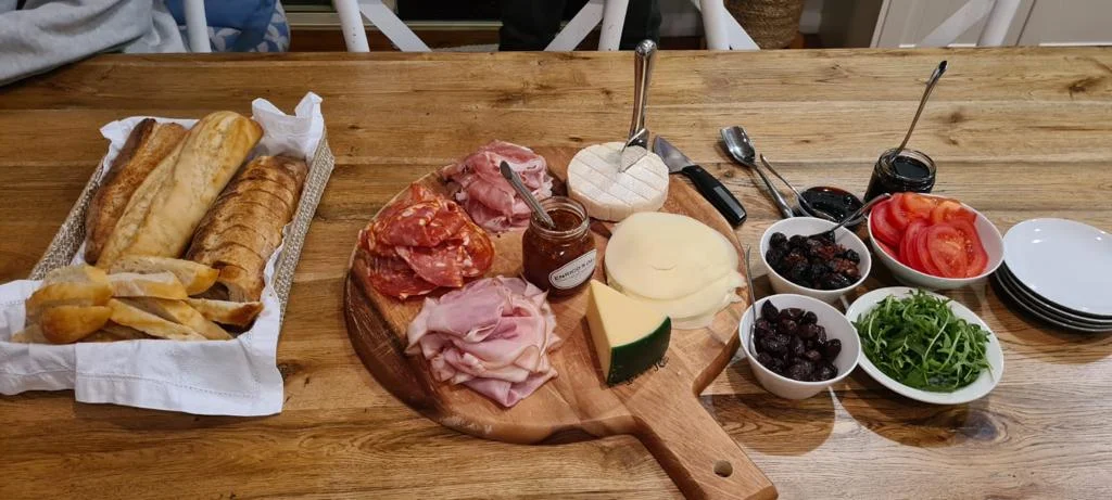 Highlights, Nonna Lisa's Deli and Panini