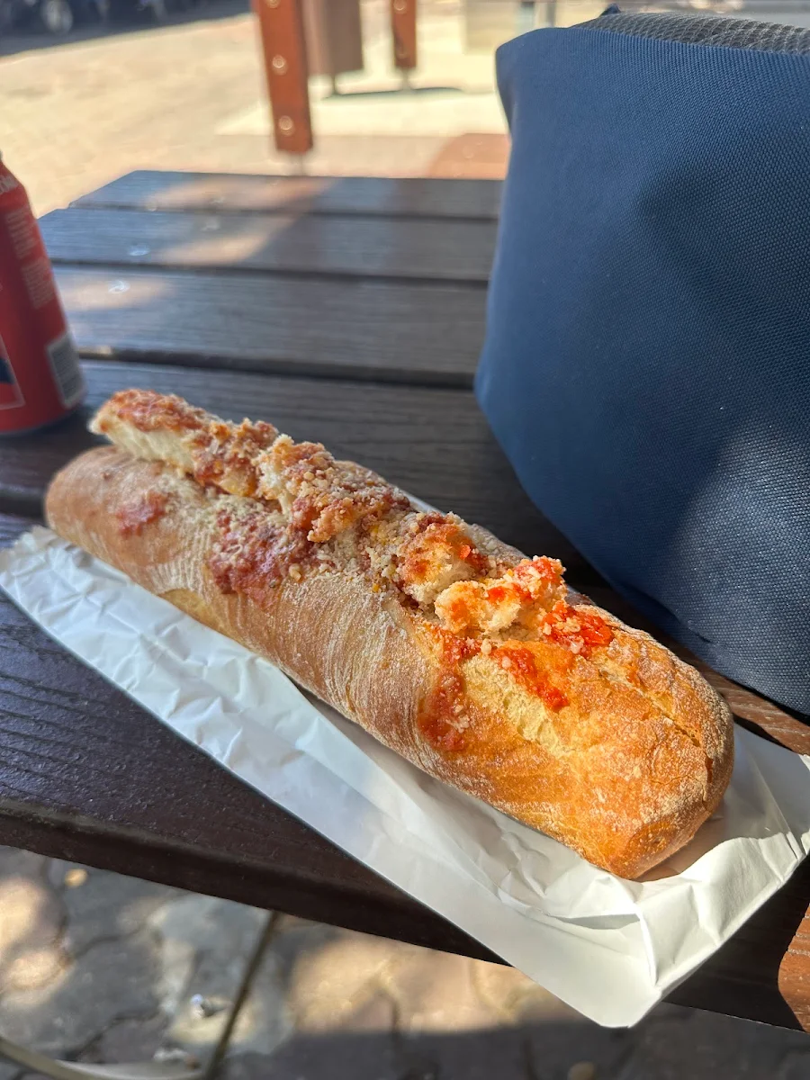 Highlights, Nonna Lisa's Deli and Panini