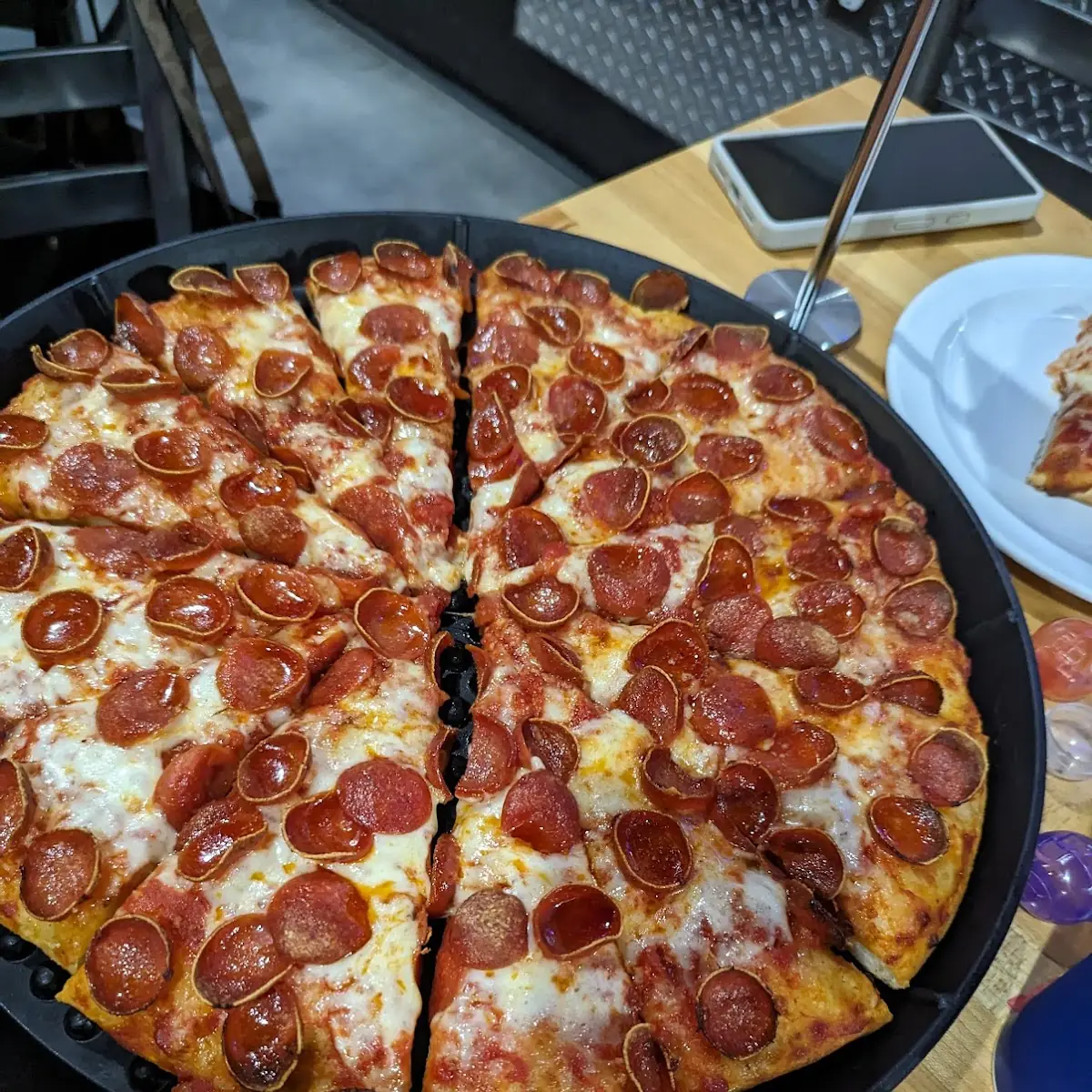 Large Pepperoni Pizza