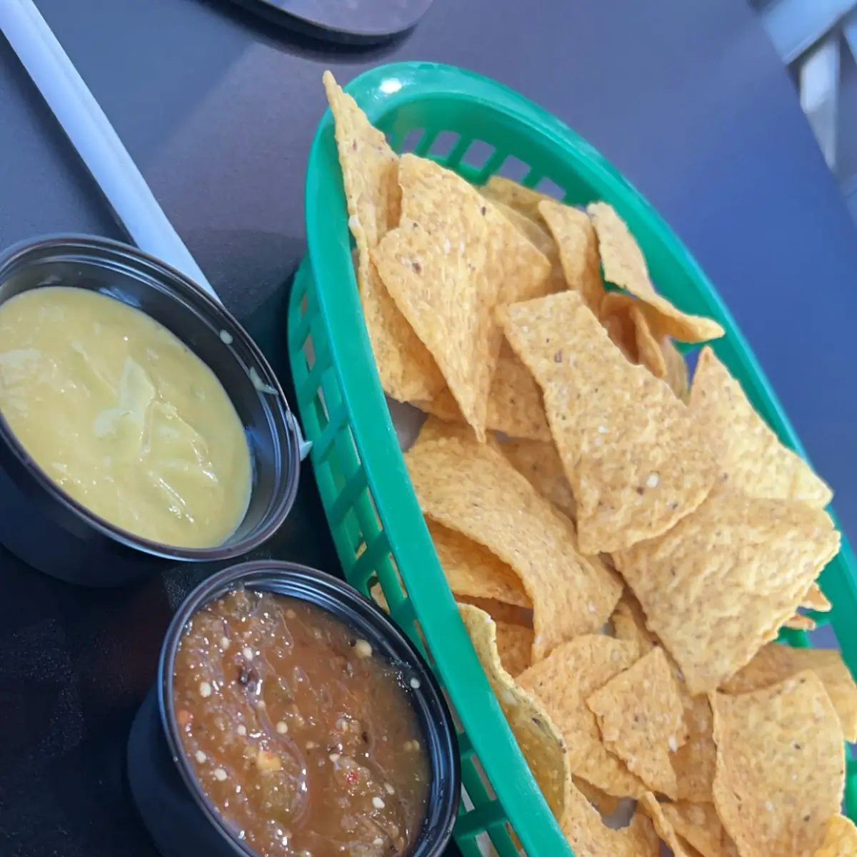 Salsa Roja Y Chips 8oz to Go