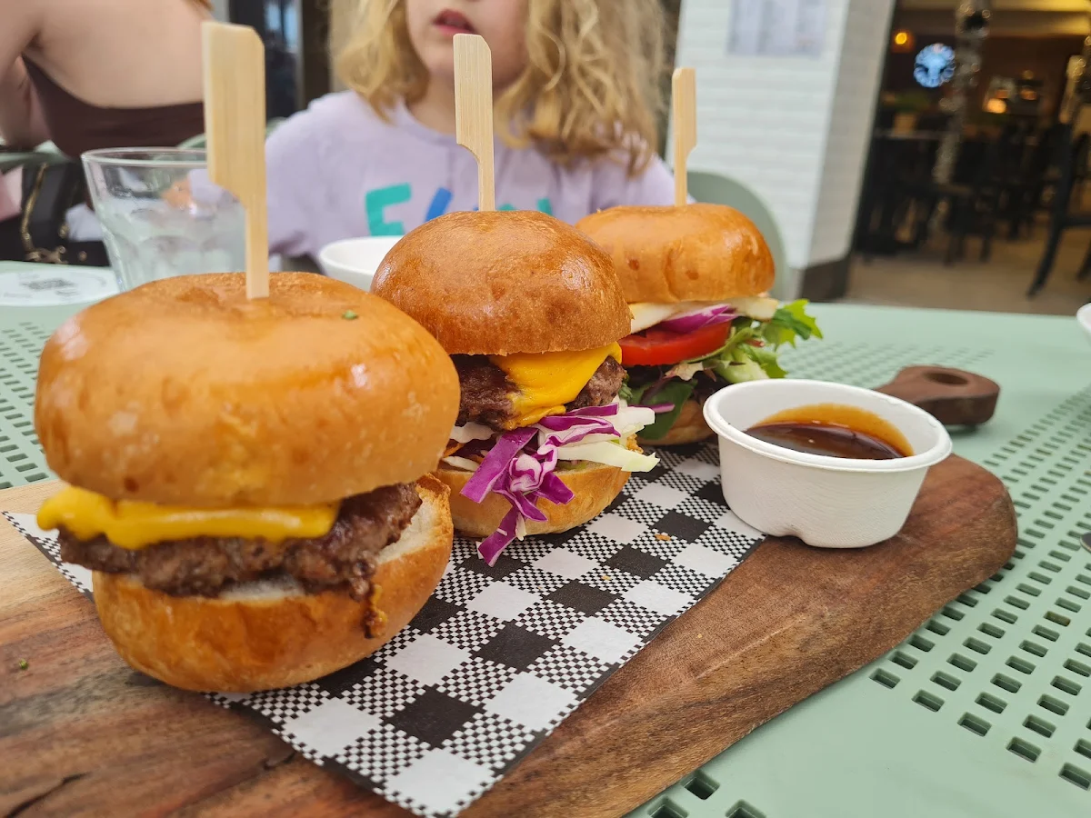 Mini Slider Entre, Kitty O’Sheas