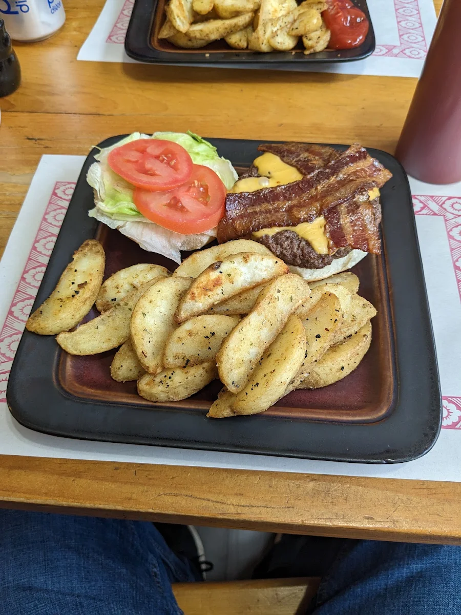 Highlights, Barnyard Grill Food Truck