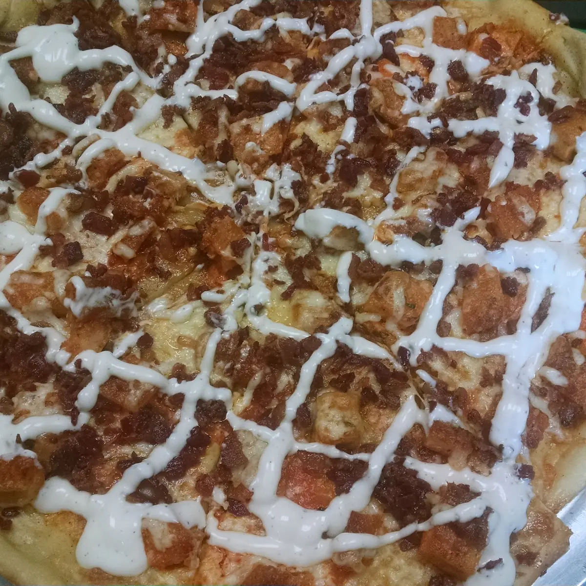 Buffalo Chicken Pizza with Bacon