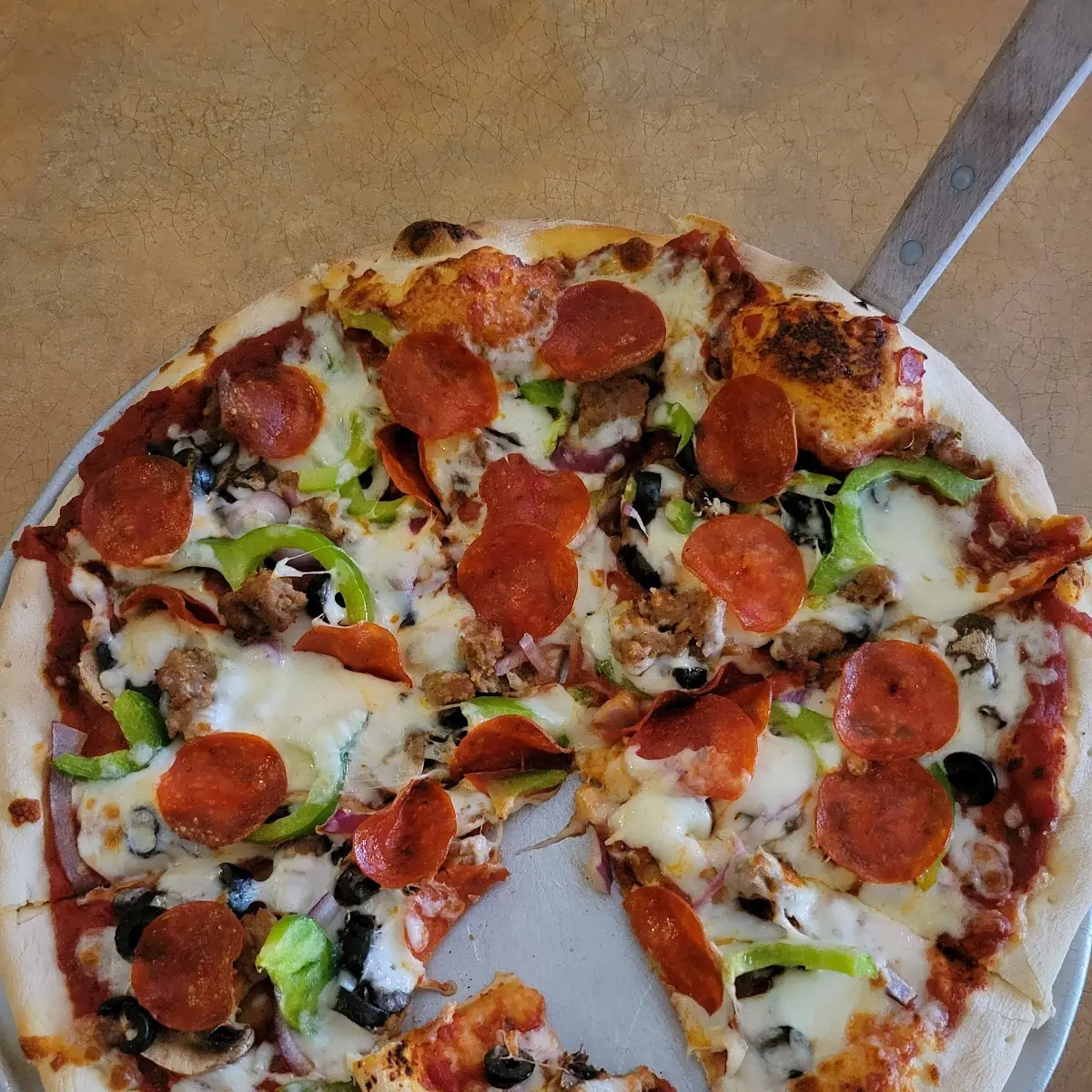 Deluxe Pizza