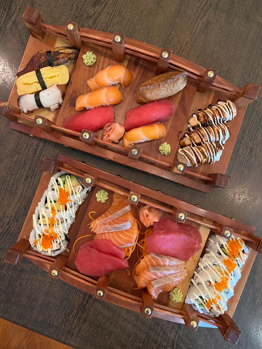 Sushi & Sashimi Combination, HOTARU Japanese Cafe & Restaurant (19 The Boulevarde)