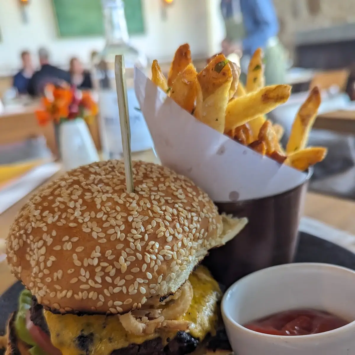 Black Angus Cheeseburger