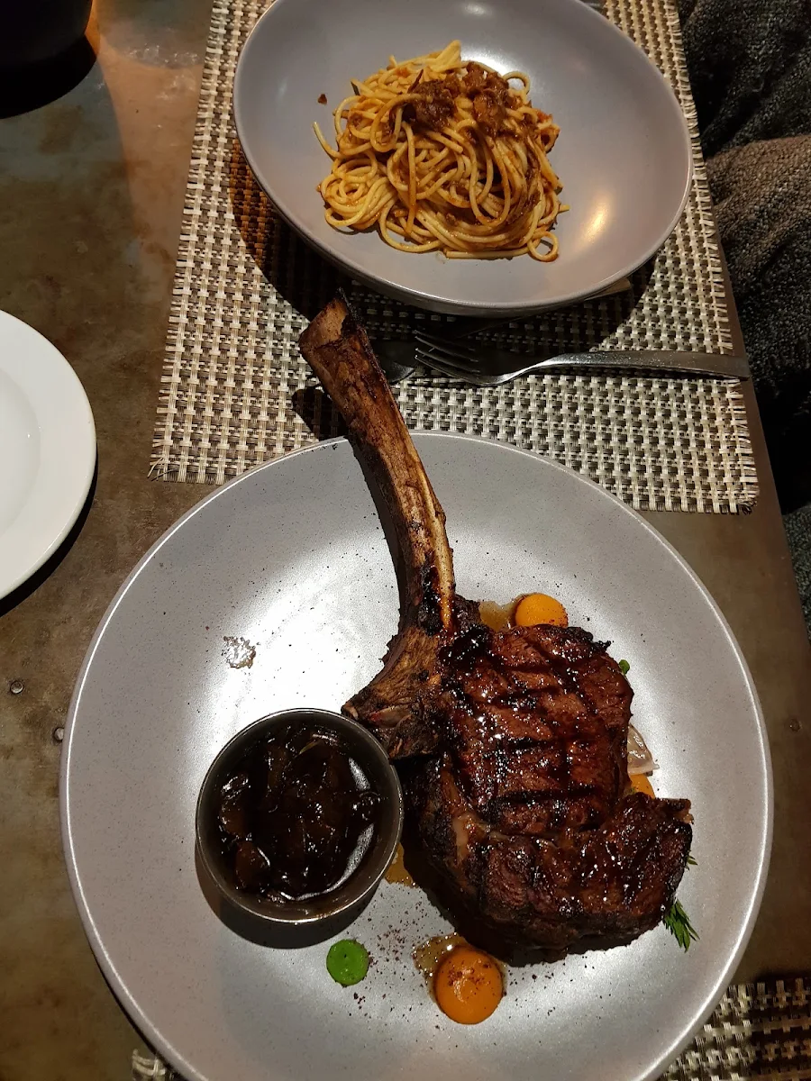 T Bone Steak, Tucci
