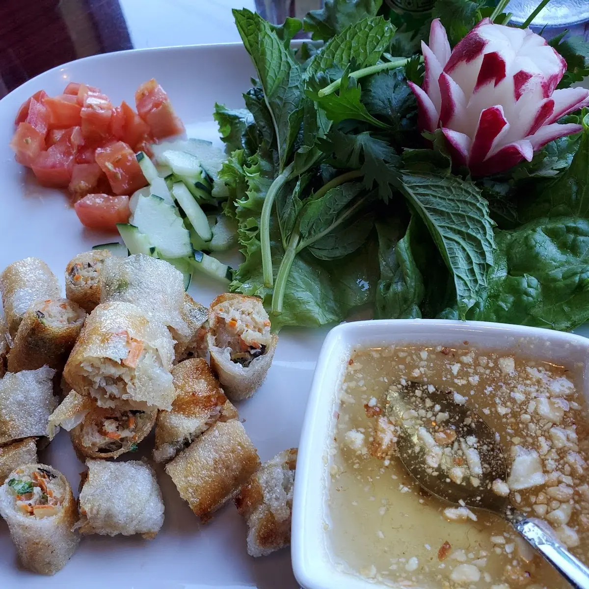 (25) Egg Rolls 1/2 Party Tray