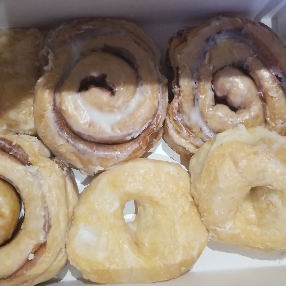 Donuts Cinnamon Roll Ans Glazed Donut