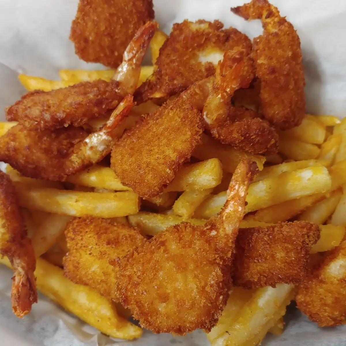Fried Shrimp Basket with Fries