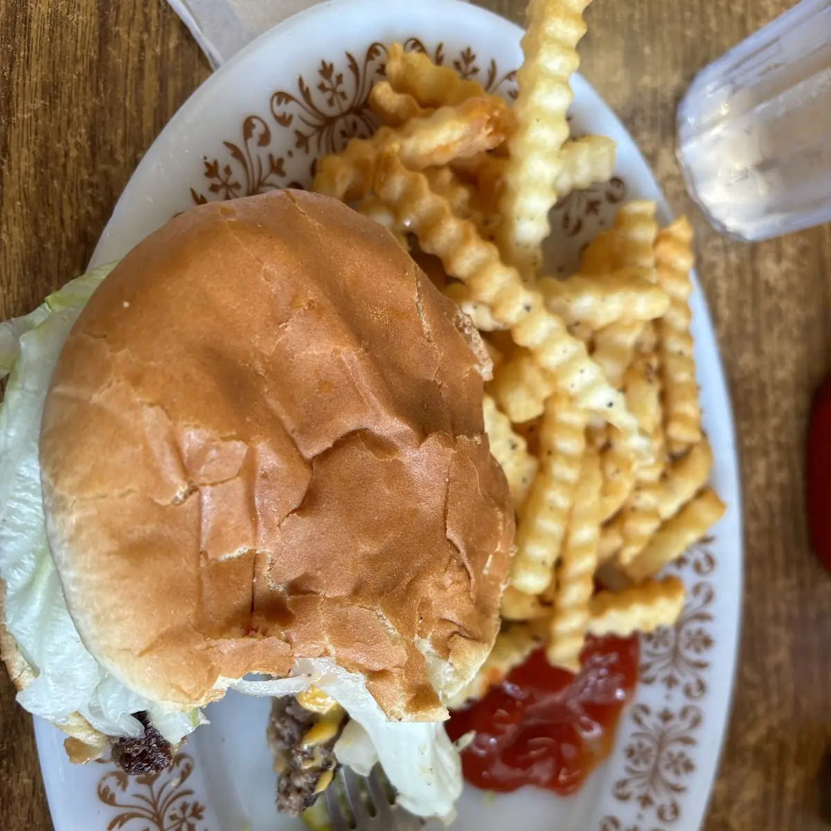 Cheeseburger with Fries
