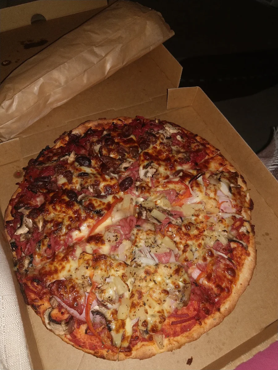 Capricosa, Town and Country Pizza Bairnsdale