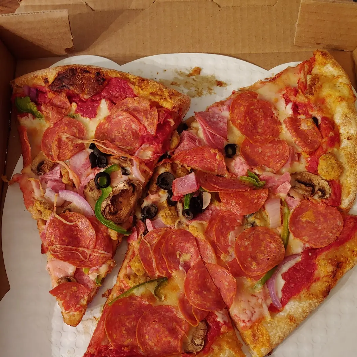 Tortoras Supreme Pizza