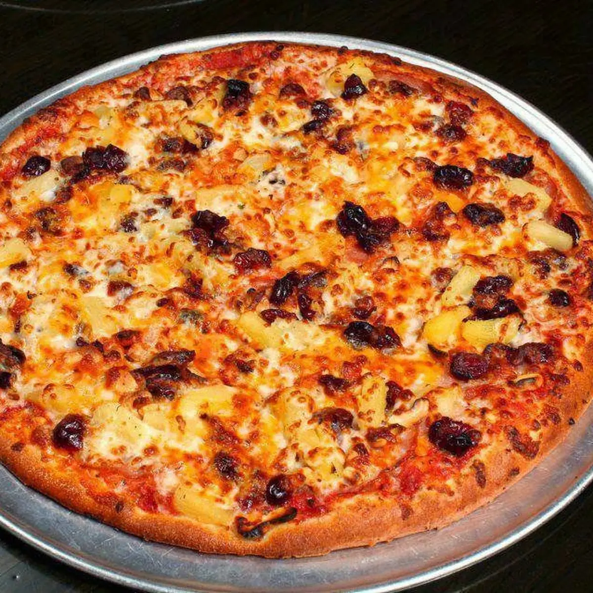 Meat & Cheese Deluxe Pizza