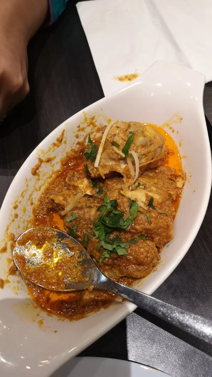 Chicken Curry, LAHORI CHARGHA HUTT