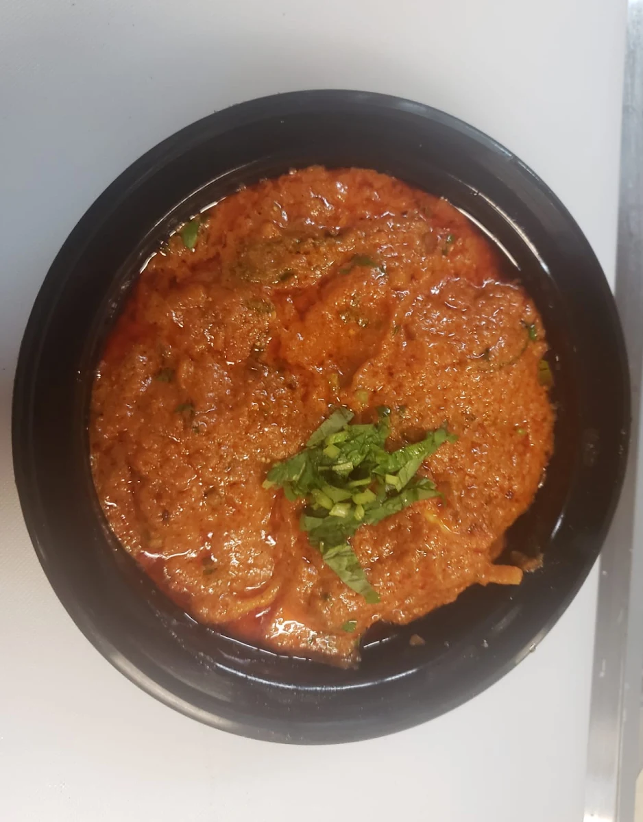 Chicken Tikka Masala, LAHORI CHARGHA HUTT