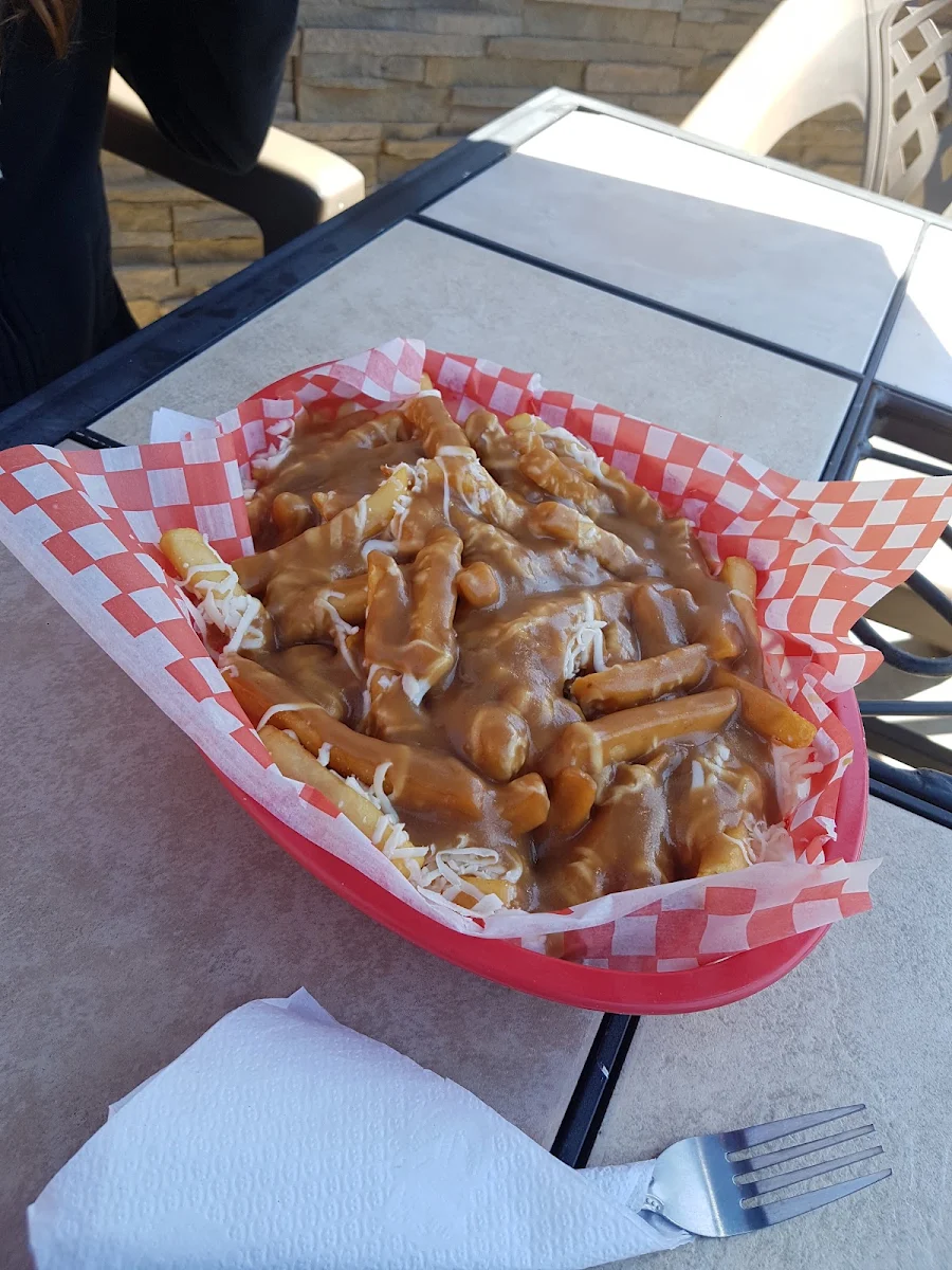 Family Poutine, Scott's Pizza Burger