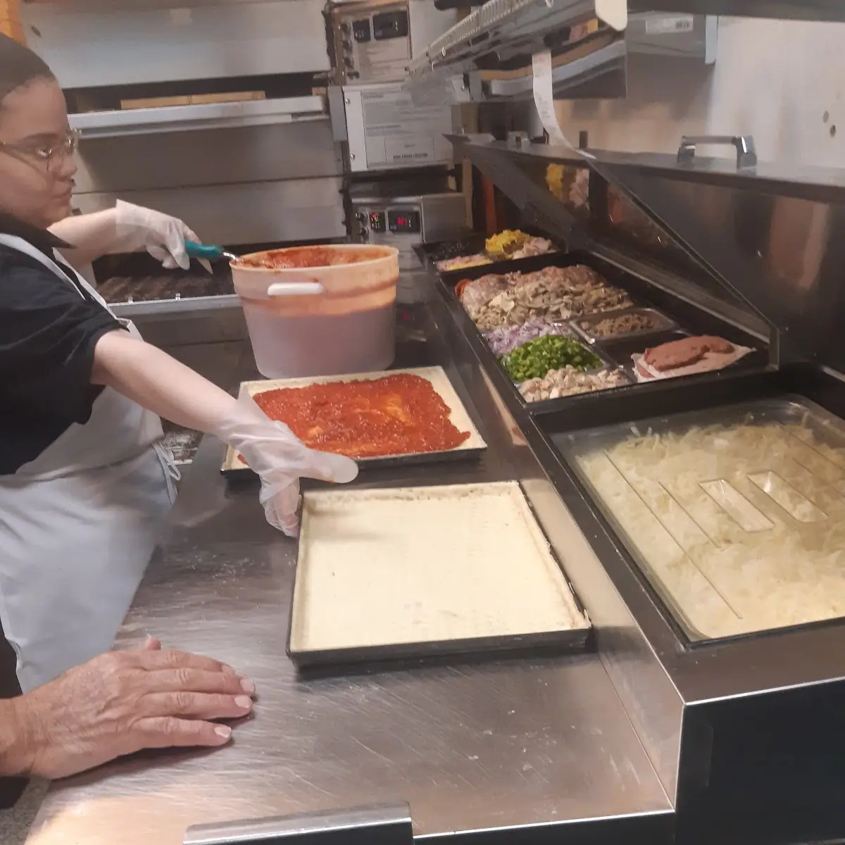 Ledos Pizza